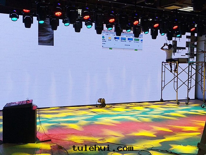 劇场(chǎng)舞(wǔ)台(tái)燈(dēng)光設計(jì)工程