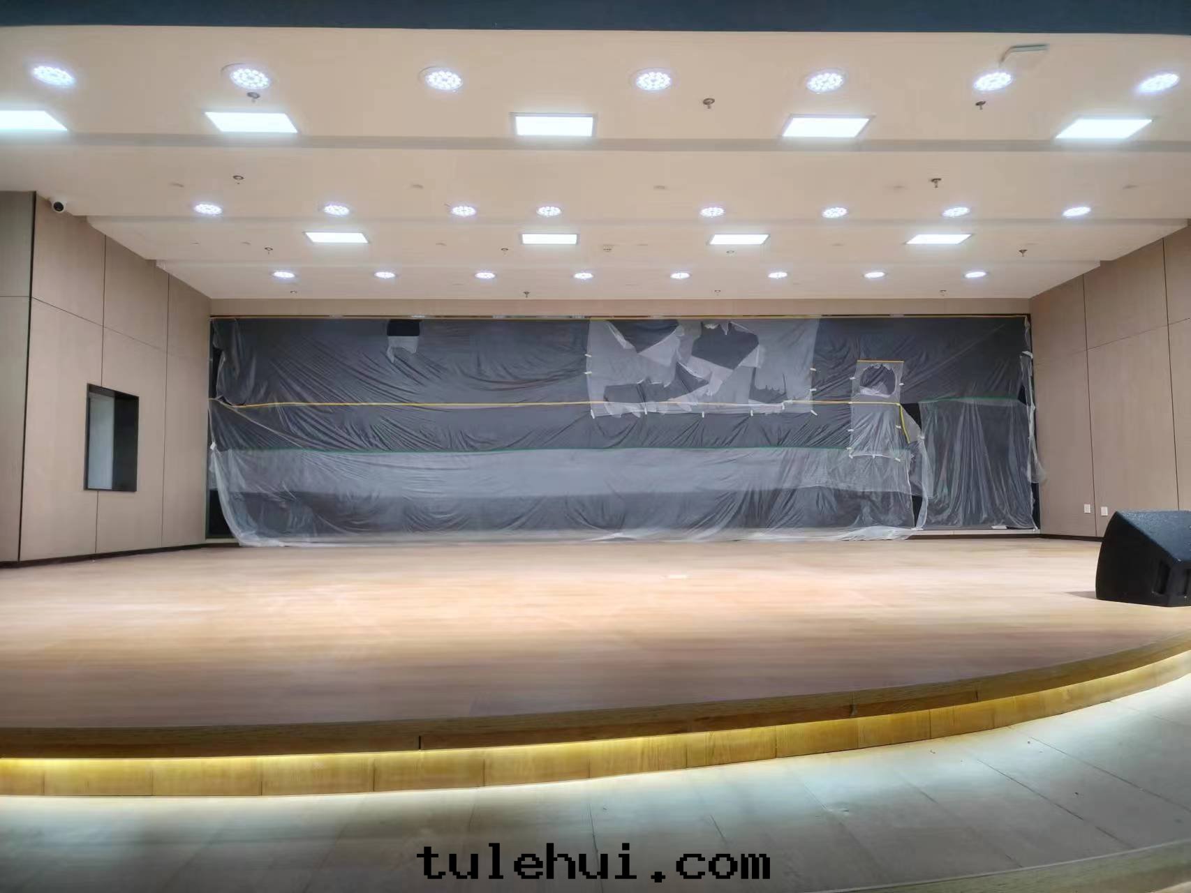 鄭州市(shì)職工服务保障中(zhōng)心(xīn)多(duō)功能(néng)廳燈(dēng)光、音(yīn)響項目